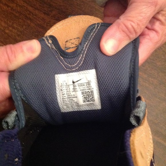 Nike ACG Air Mada Men's Tan, Dark Blue & Black Sneakers 11.5 New in Box - Picture 3 of 12